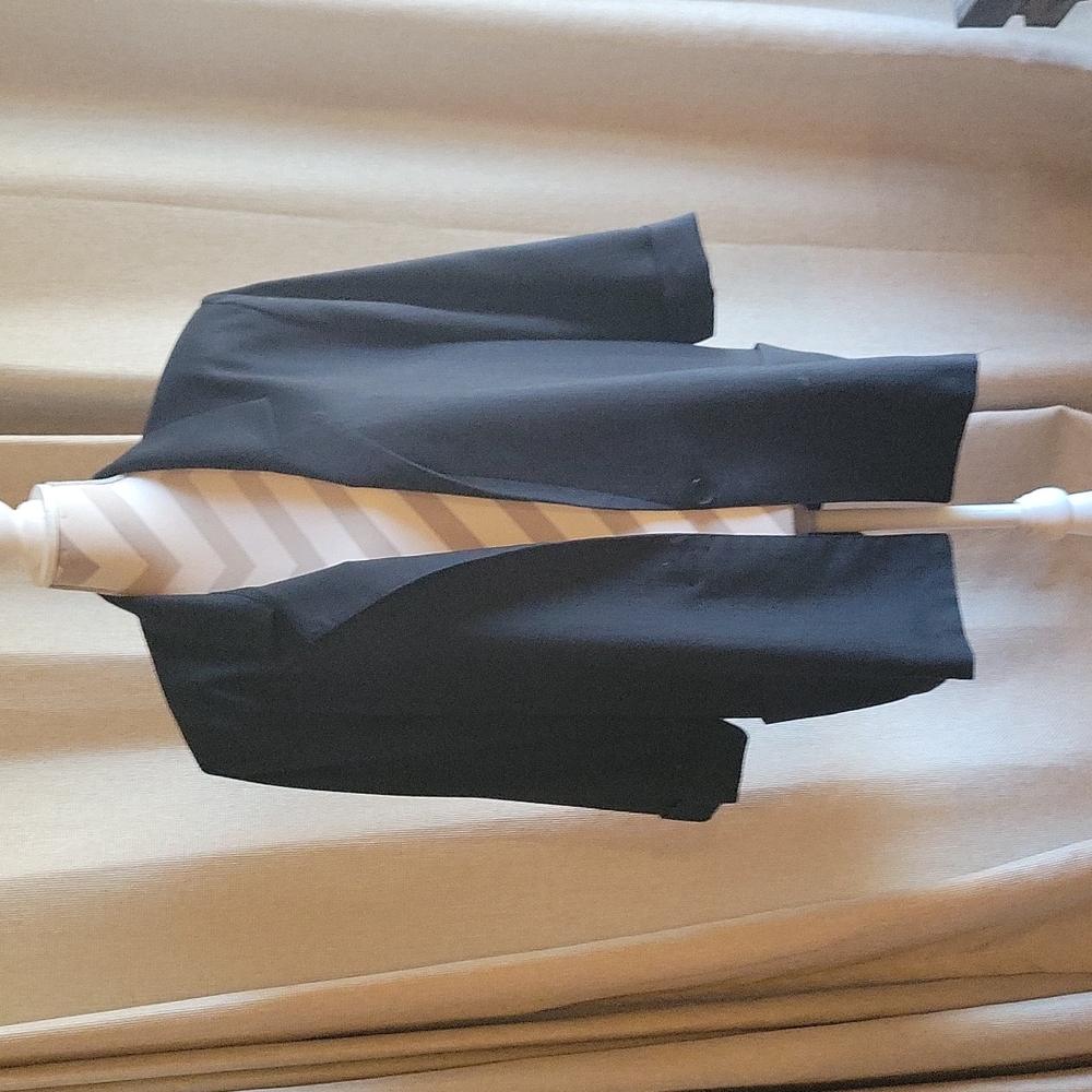 Vintage Modern Essentials Black Blazer